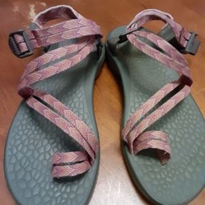 Chaco sz 7 Sandal Pink womens